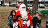 Las organizaciones de Kensington celebran la temporada navideña con Santa Claus, el Grinch y las compras