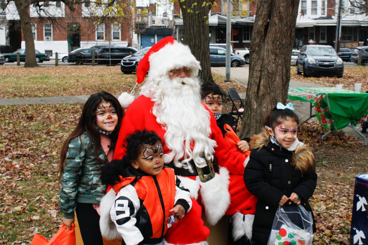 Kensington organizations celebrate the holiday season with Santa Claus, the Grinch, and shopping
