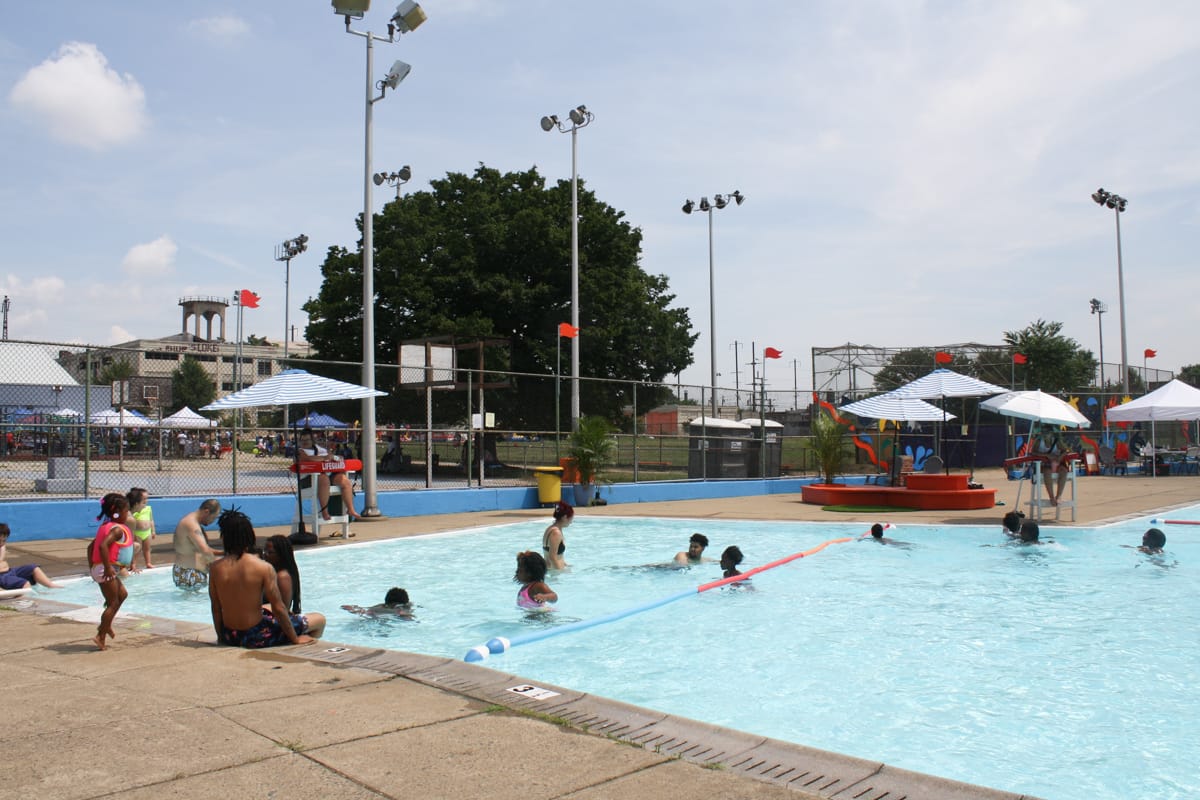 Mantenerse fresco en Kensington: Qué esperar del calor y cómo mantenerse seguro a medida que aumentan las temperaturas