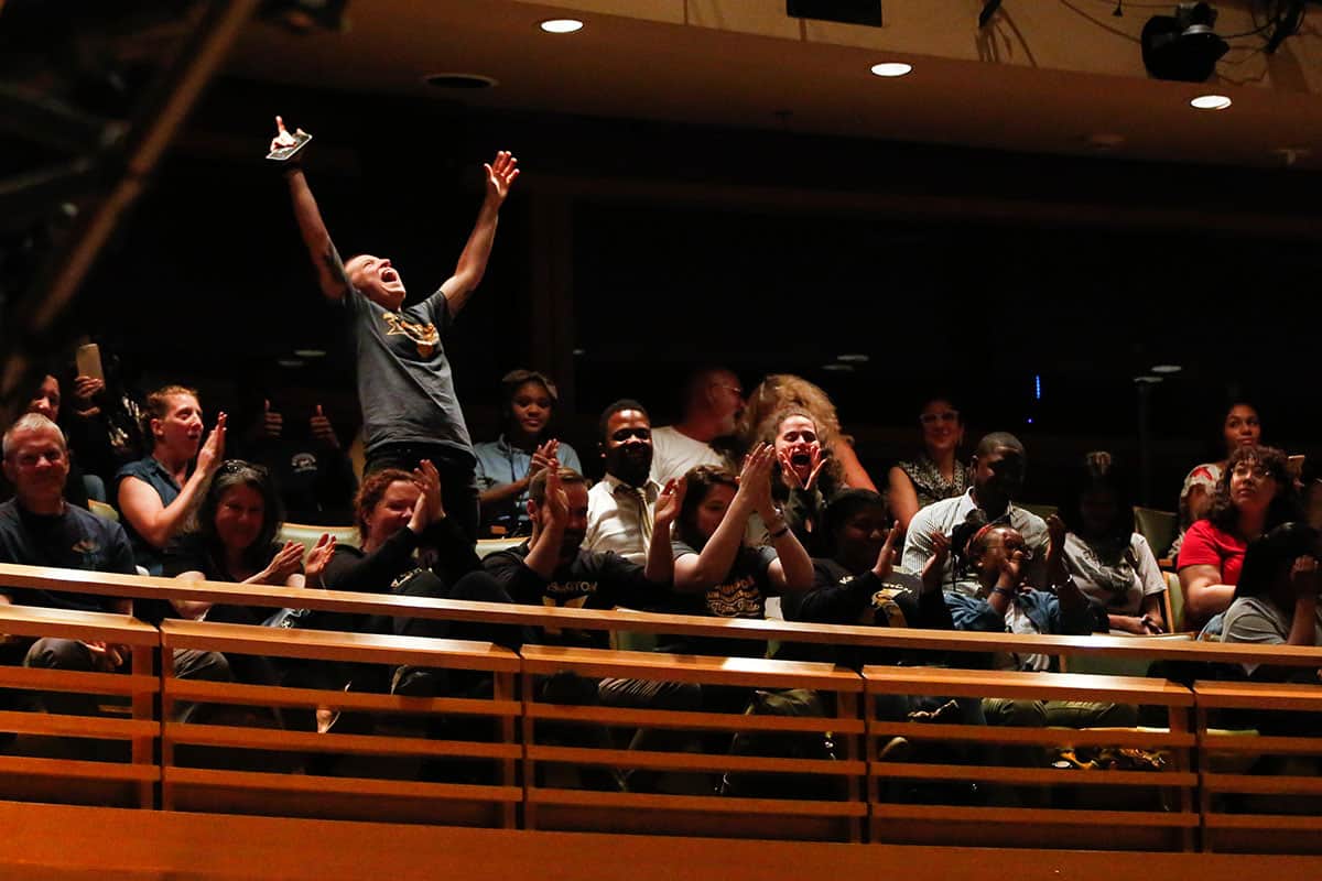 Kensington Tiger Poets: "Se trata de ... poder ver por lo que has pasado y por lo que superaste"