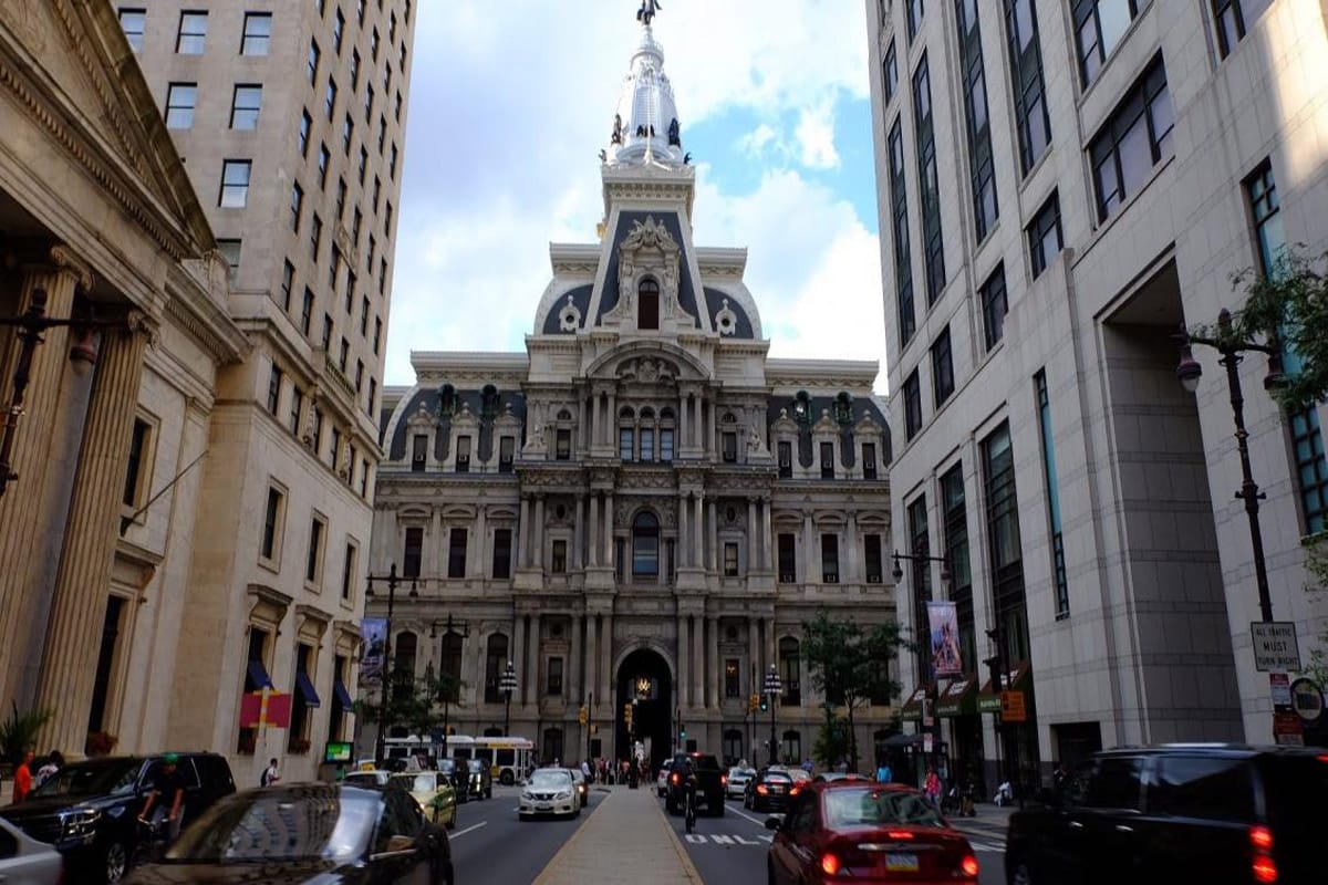 Un paso más cerca de la ayuda para la vivienda de COVID-19 en Filadelfia: La EHPA avanza fuera del comité