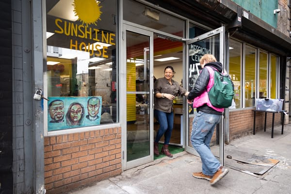 Kensington news: Amber Owls cheer team, Heitzman summer camp, KCAPA's "Beauty of Time" art exhibit, and The Sunshine House ☀️