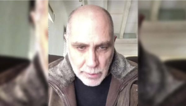 El cineasta mexicano Guillermo Arriaga: "En esta cuarentena los libros son una vela"