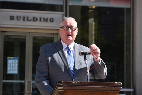 Kenney espera tener la recolección de basura a un “horario normal” la próxima semana